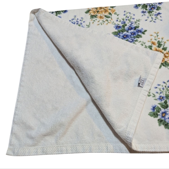 Vintage Liz Claiborne Floral Blue and Yellow Towel Set Bath Sheet Face Cloth - Picture 2 of 4